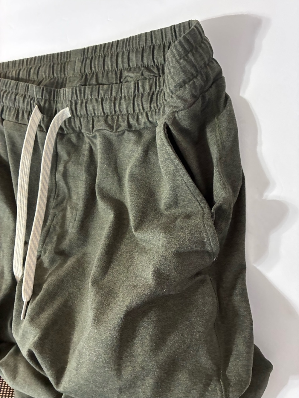 Vuori Men's Dark Olive Drawstring Lounge Pants Large - Picture 10 of 11